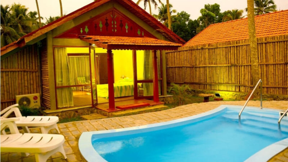 Bamboo_pool_villa_in_Abad_Whispering_Palms,_Resort_in_Kumarakom
