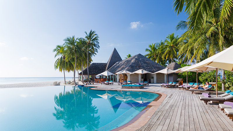 Veligandu-Island-Resort-pool